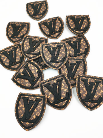 2.2'' x 2.1'' Top Quality Badge Patch Embroidery Patch Fashion Sew On Patch LV Patch